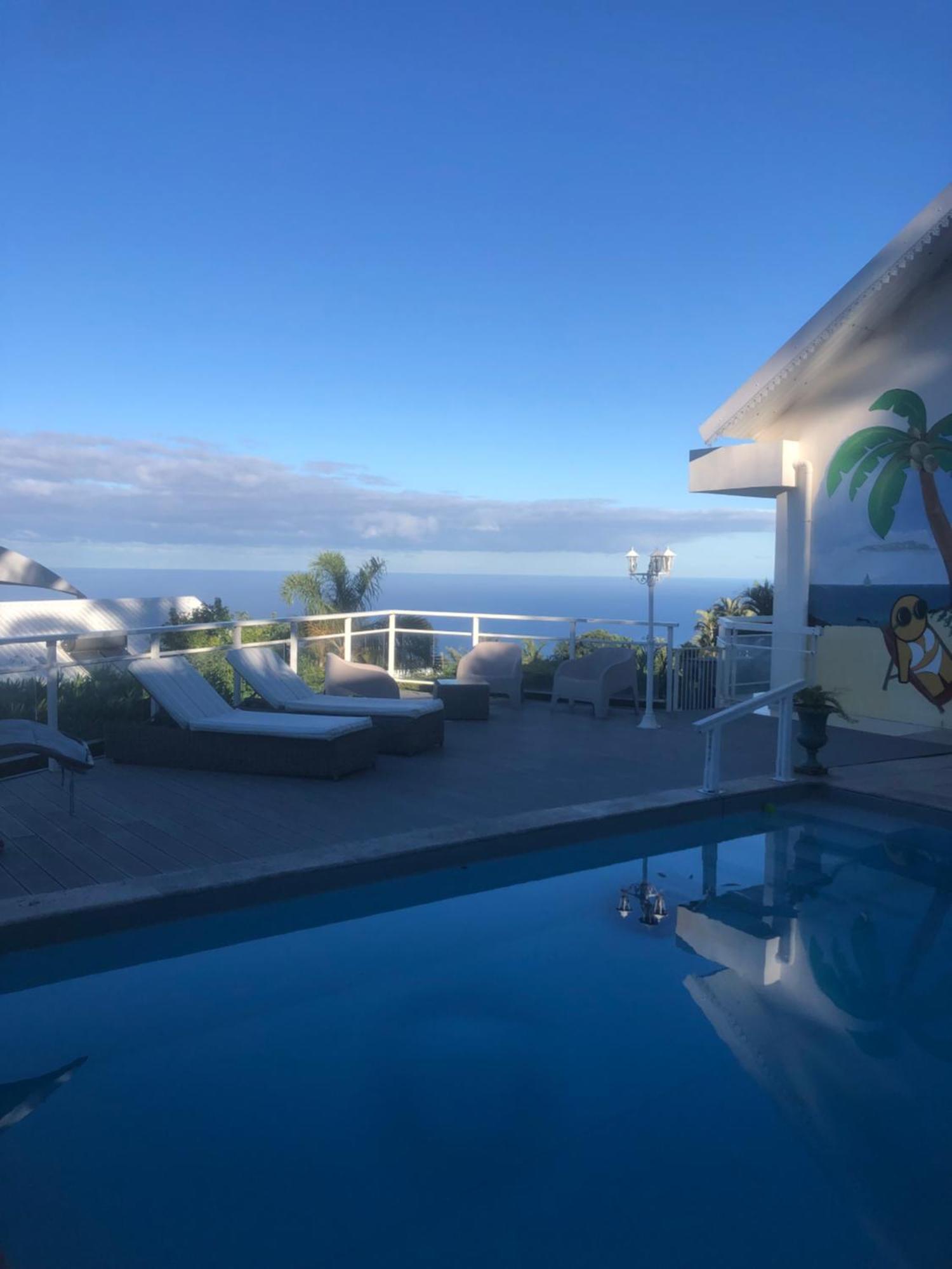 St Leu -Villa D'Artiste, Superbe Vue Mer, Piscine Chauffee 圣勒 外观 照片